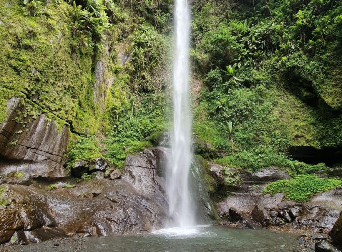 Hike to Mount Meru Waterfalls