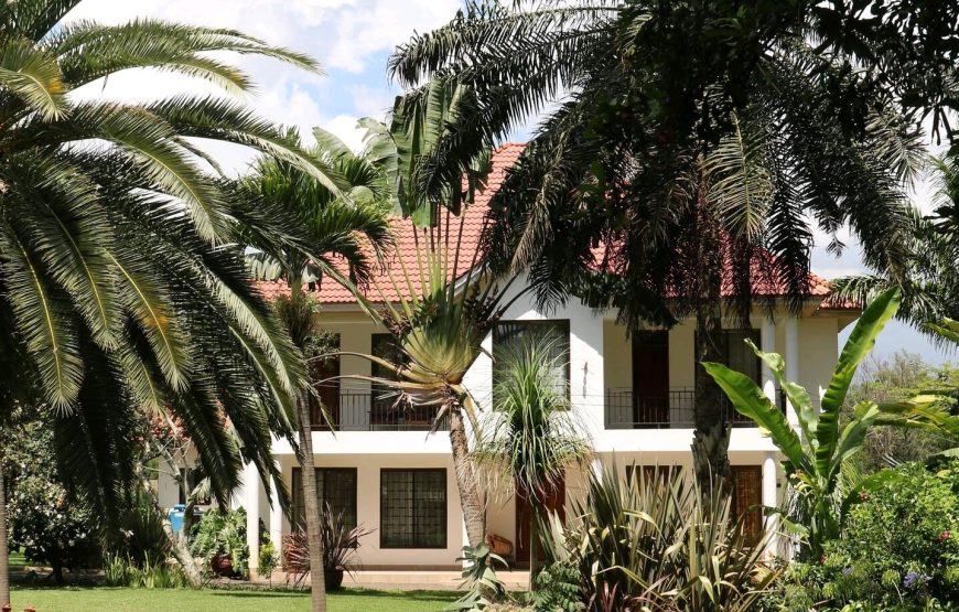 Arusha Villa by Mazzola Houses